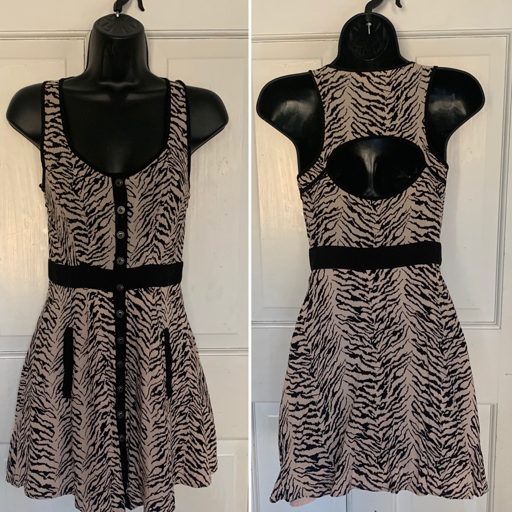 BCBG GENERATION Zebra blush pink lined mini sun dress